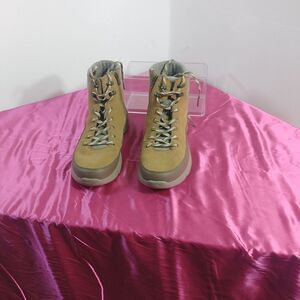 SKECHERS On The Go Ultra Tan Suede, Side Zip Ankle Boots. Women's 10.